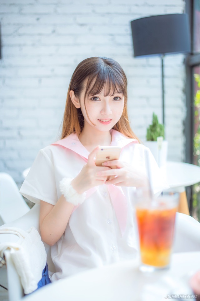 “这……是个误会！”孟达有些尴尬的摇摇头，正要解释，庞统、魏延、法正等人已经赶到，法正扫了刘璝一眼，淡然道：“此事，是我设计，引你入壶，与孟达无关。”